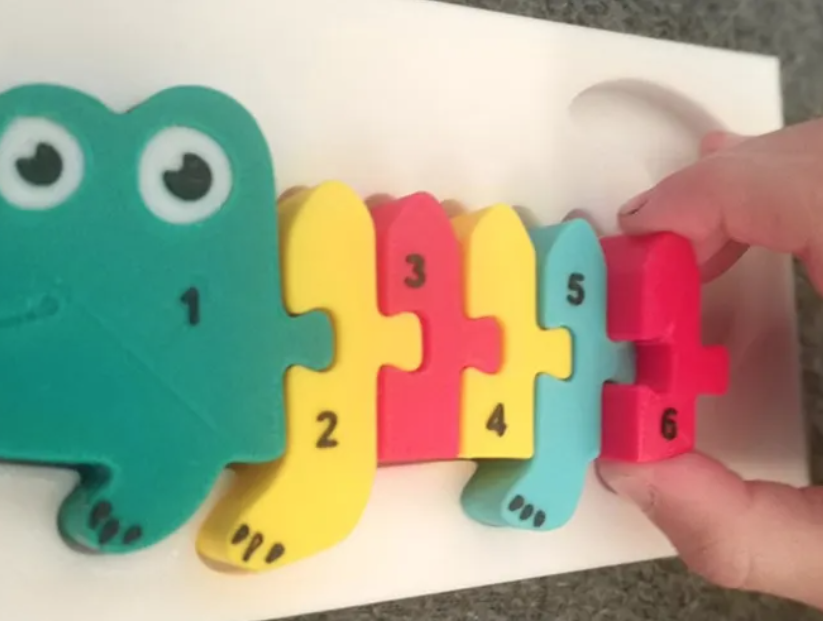Crocodile - inserting puzzle for kids